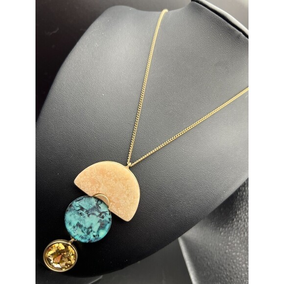 Geometric Pendant Necklace - Picture 7 of 8